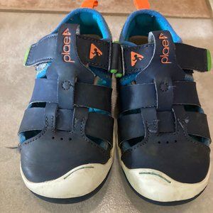 Plae Sam 2.0 sandal size 10 little kid